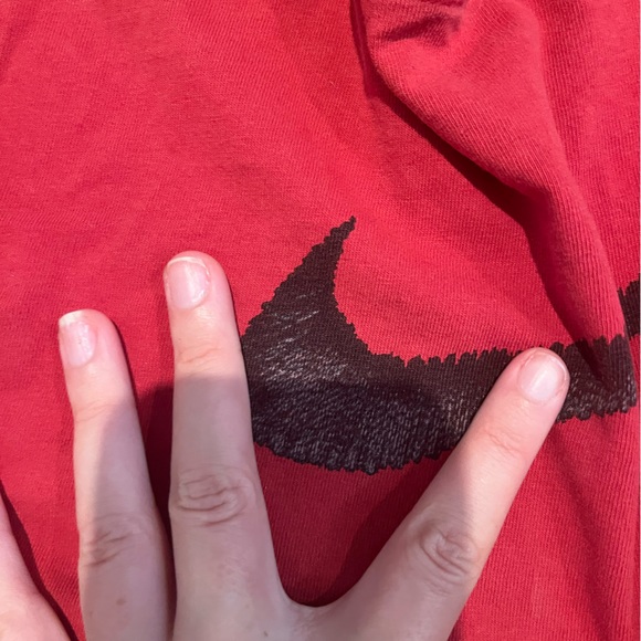 Cropped Nike red vintage crop top perfect for a workout set - Picture 3 of 6